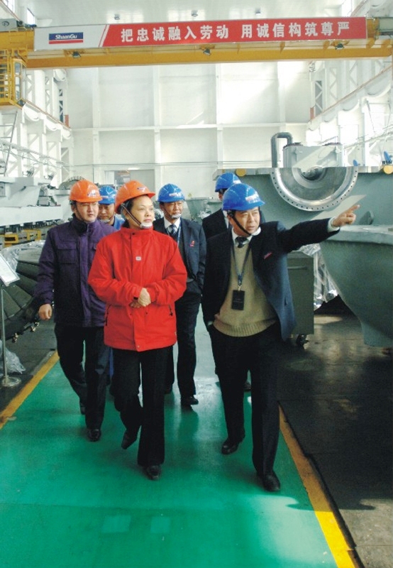 2007年国度发改委工业司副司长黄鹂来佰利乐视察