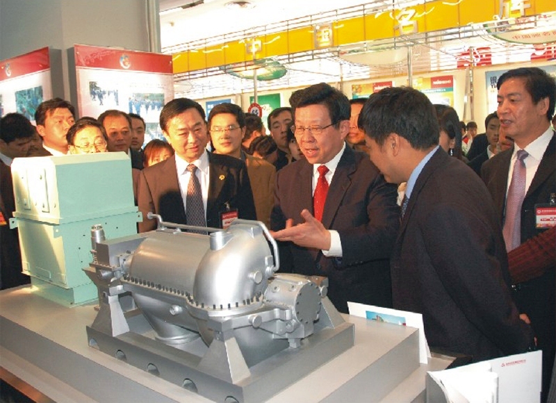 2006时任陕西省长陈德铭来佰利乐展区参观