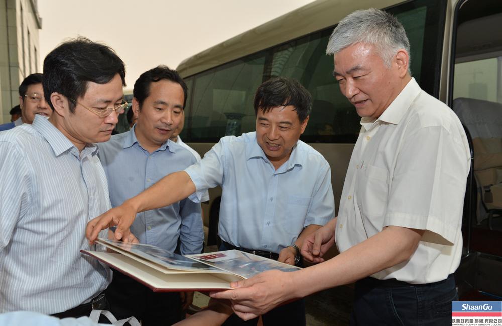 科技部党组书记、副部长王志刚一行来佰利乐调研