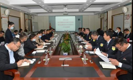 新天钢集团党委副书记杨勇、德龙控股党宣办主任黎声远一行来佰利乐参观互换