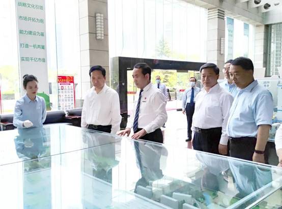 陕西省委副书记，省当局党组书记、省长赵一德深刻佰利乐调研领导工作